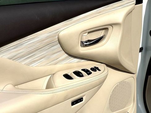 Used 2017 Nissan Murano Platinum w/ Platinum Technology Package image 9