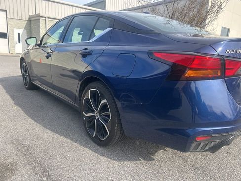 Used 2024 Nissan Altima 2.5 SR image 2