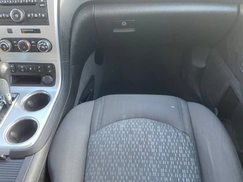 Used 2011 GMC Acadia SLE FWD image 23