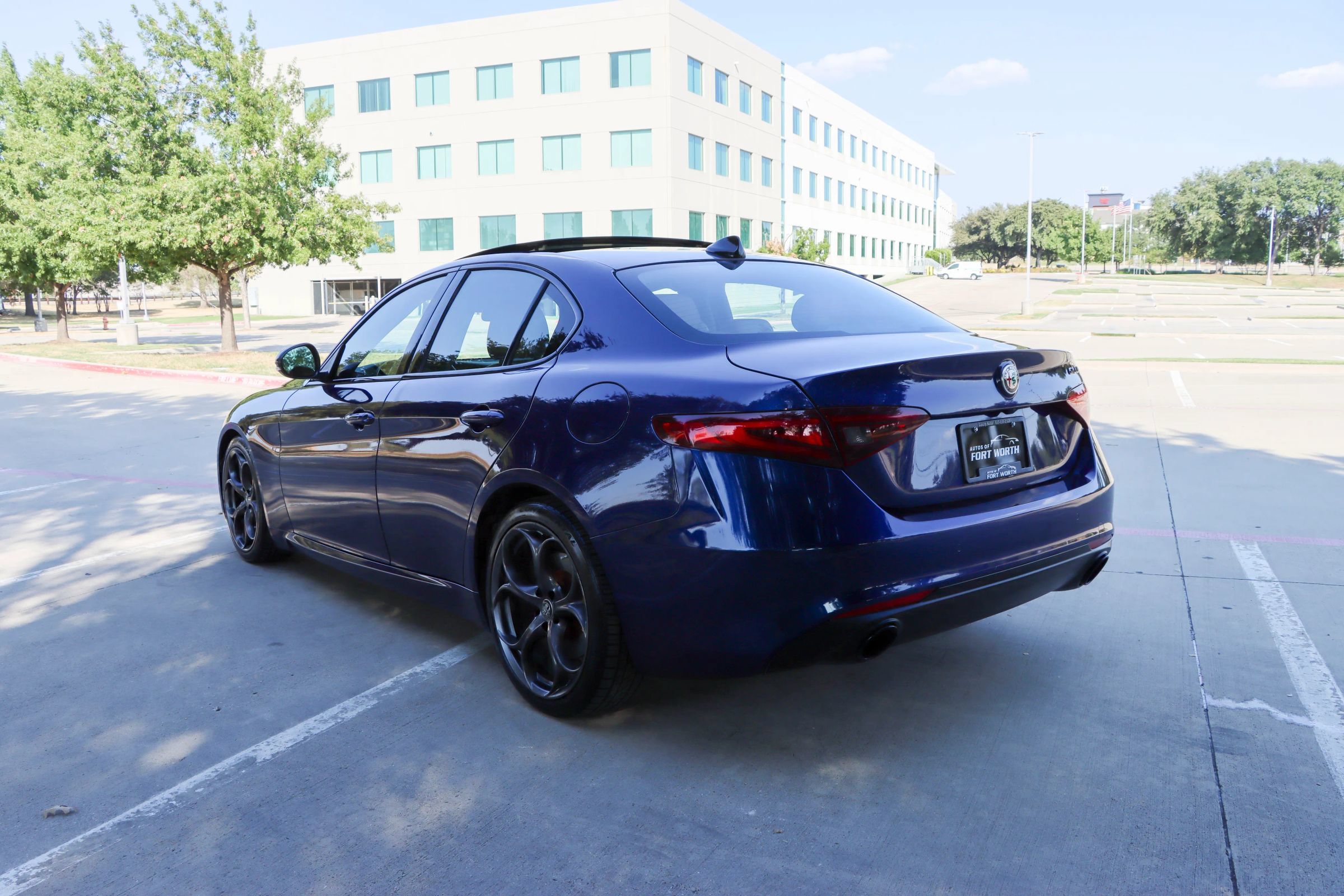 Used 2019 Alfa Romeo Giulia w/ Nero Edizione RWD image 5
