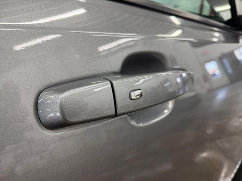 Used 2023 GMC Terrain SLE w/ Driver Convenience Package image 27