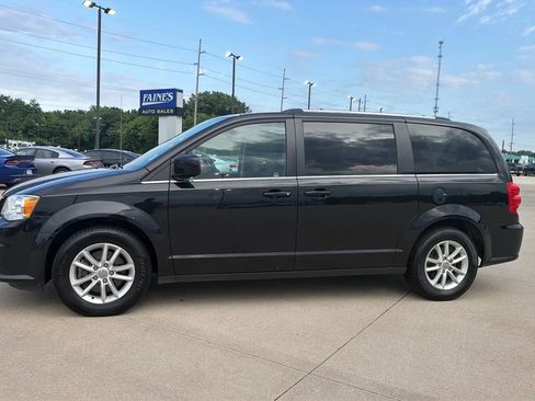 Used 2019 Dodge Grand Caravan SXT w/ Driver Convenience Group FWD image 7