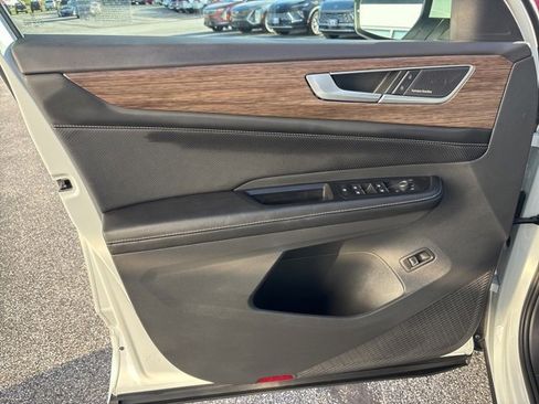 Used 2024 Volkswagen Atlas SEL Premium R-Line image 29