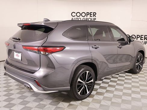 Used 2021 Toyota Highlander XSE image 22