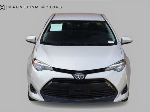 Used 2017 Toyota Corolla LE FWD image 5