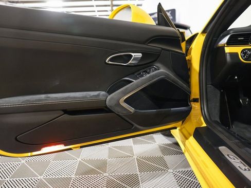 Used 2018 Porsche 911 GT3 w/ Sport Chrono Package image 30