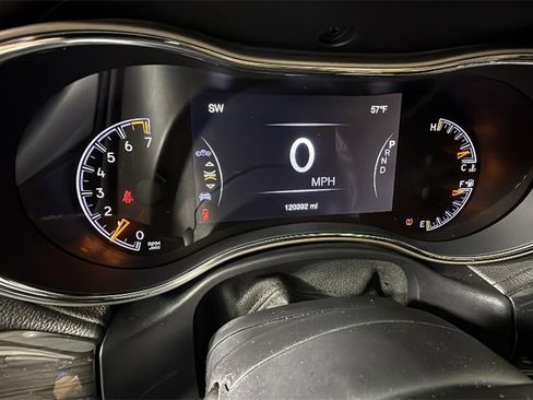 Used 2017 Jeep Grand Cherokee Overland image 19