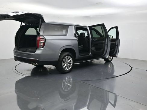 Used 2024 Chevrolet Suburban Premier AWD/4WD image 54