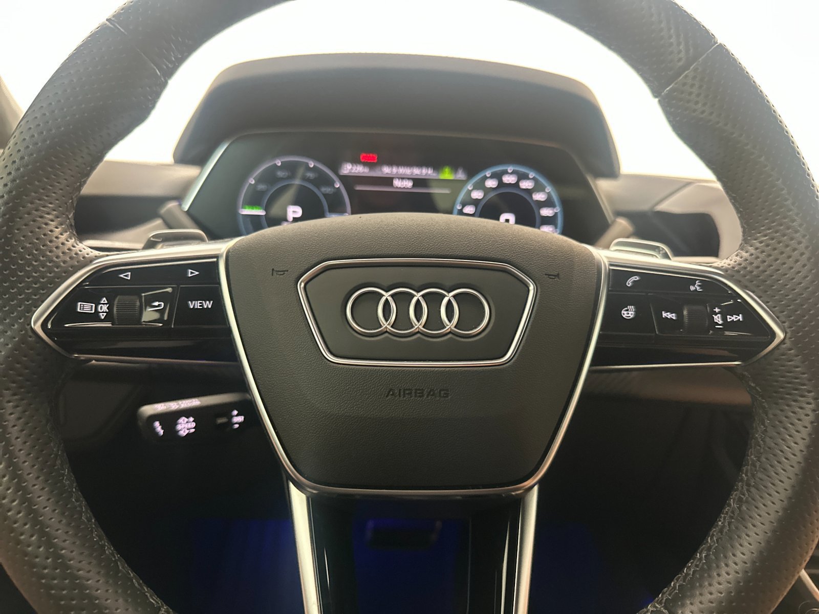 Used 2023 Audi RS e-tron GT w/ Carbon Performance Package AWD/4WD image 22
