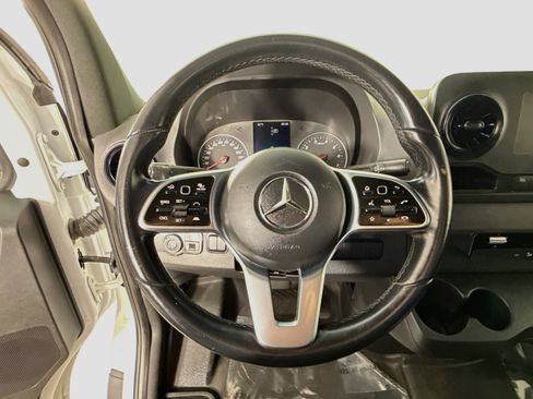 Used 2022 Mercedes-Benz Sprinter 1500 image 13