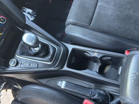 Used 2017 Ford Focus RS AWD/4WD image 26