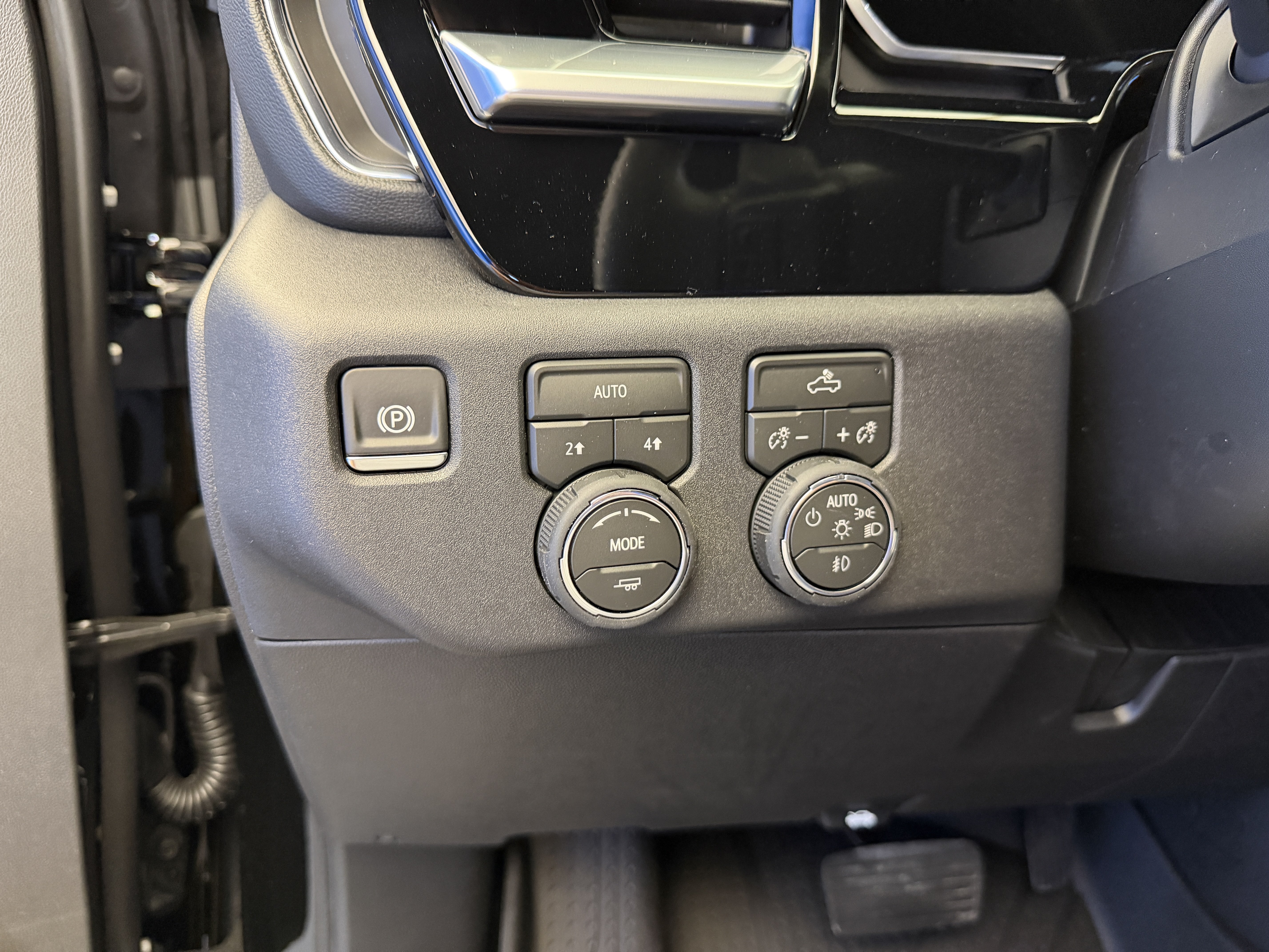 New 2026 Chevrolet Silverado 1500 RST w/ Convenience Package II AWD/4WD image 15