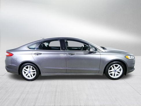 Used 2013 Ford Fusion SE image 8