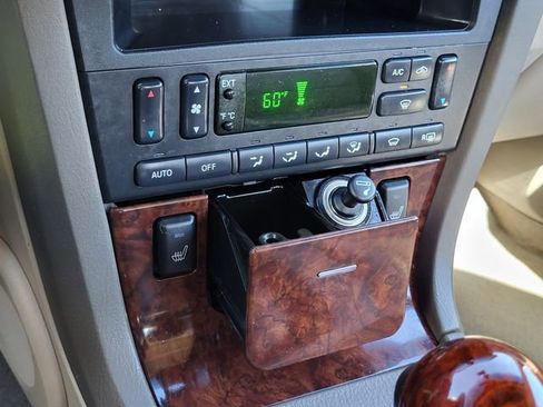 Used 2001 Lincoln LS image 17