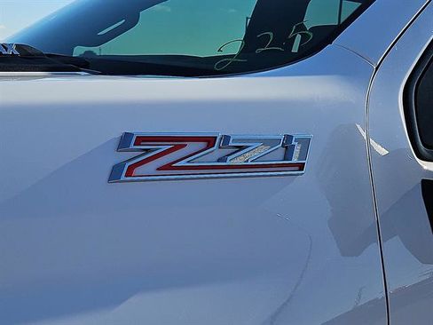 Used 2023 Chevrolet Silverado 2500 LTZ w/ Gooseneck/5TH Wheel Package image 9