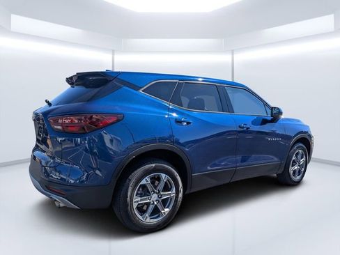 Used 2023 Chevrolet Blazer LT image 3