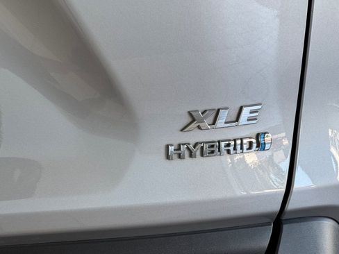 Certified 2022 Toyota RAV4 XLE Premium AWD/4WD image 27