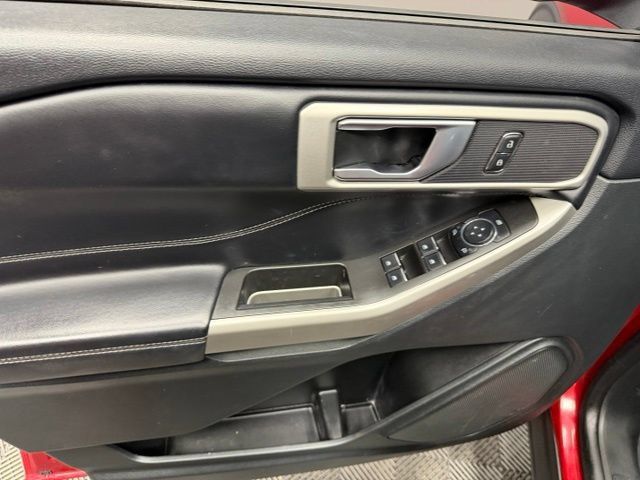 Used 2023 Ford Explorer XLT w/ Equipment Group 202A AWD/4WD image 15