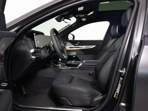 New 2026 BMW 750e xDrive w/ Executive Package image 5