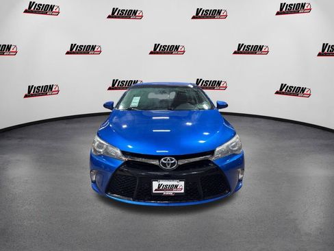 Used 2017 Toyota Camry SE image 2