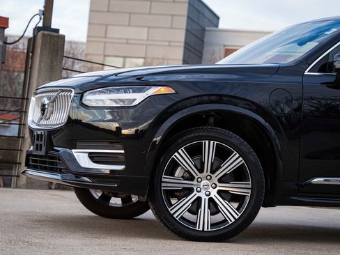 Certified 2024 Volvo XC90 T8 Ultimate w/ Protection Package Premier image 2