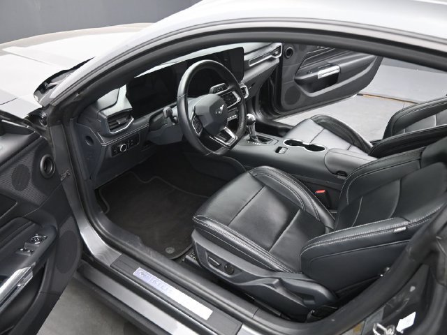 Used 2024 Ford Mustang Premium RWD image 9