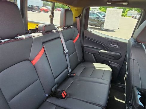 Used 2023 Chevrolet Colorado Z71 w/ Z71 Convenience Package 2 AWD/4WD image 17
