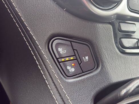 Used 2018 Chevrolet Tahoe Premier AWD/4WD image 35