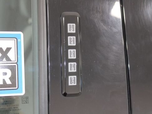 Used 2024 Ford F250 XLT image 23