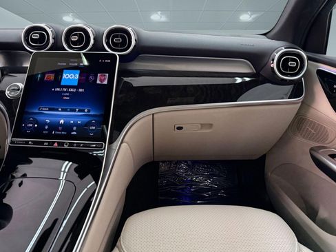 Used 2026 Mercedes-Benz GLC 300 image 27