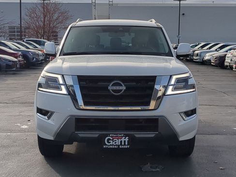 Used 2024 Nissan Armada SL image 11