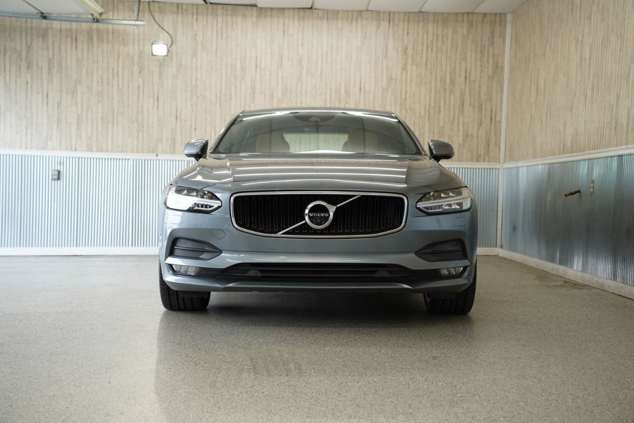 Used 2018 Volvo S90 T5 Momentum w/ Convenience Package FWD image 2