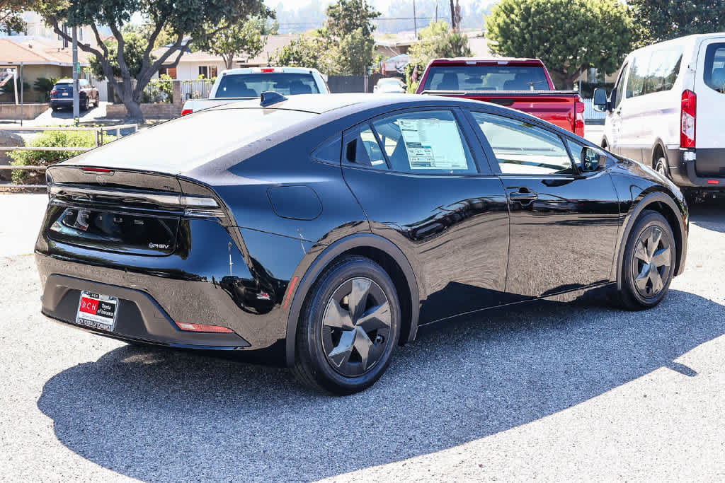 New 2027 Toyota Prius Plug-In Hybrid FWD image 4