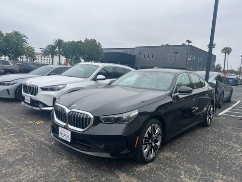 Used 2026 BMW 530i RWD image 3
