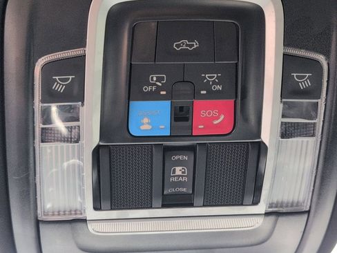 Used 2025 RAM 1500 Big Horn AWD/4WD image 17