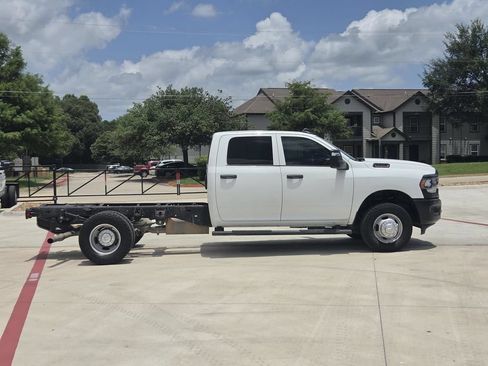 Used 2024 RAM 3500 Tradesman w/ Electrical Accessory Group AWD/4WD image 9