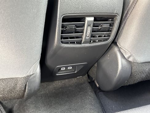 Used 2024 Toyota Corolla Cross LE FWD image 14