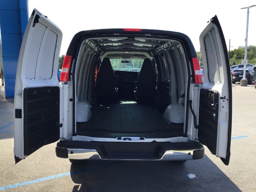 New 2026 Chevrolet Express 2500 w/ Driver Convenience Package RWD image 36