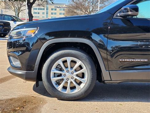 Used 2022 Jeep Cherokee Latitude Lux w/ Sun & Sound Group image 9