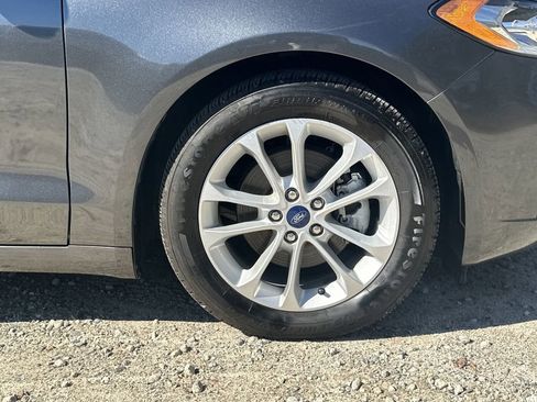 Used 2020 Ford Fusion SE image 12