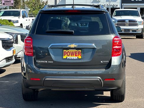 Used 2017 Chevrolet Equinox Premier w/ Enhanced Convenience Package AWD/4WD image 5