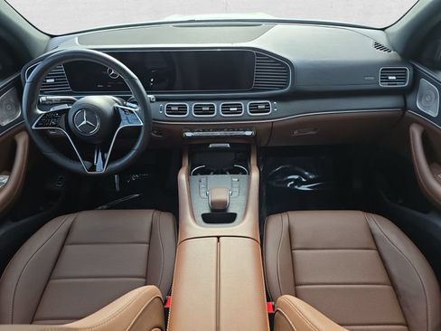 Used 2024 Mercedes-Benz GLE 350 4MATIC w/ Driver Assistance Package image 9