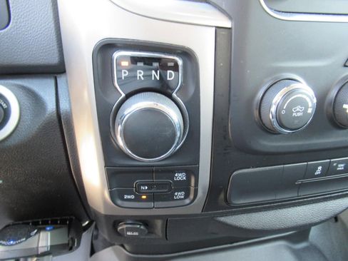 Used 2019 RAM 1500 Classic SLT AWD/4WD image 27