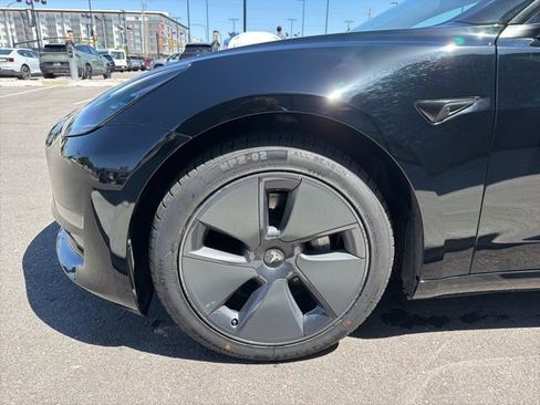Used 2022 Tesla Model 3 Long Range AWD/4WD image 4