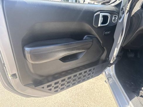 Used 2019 Jeep Wrangler Unlimited Sport S AWD/4WD image 18