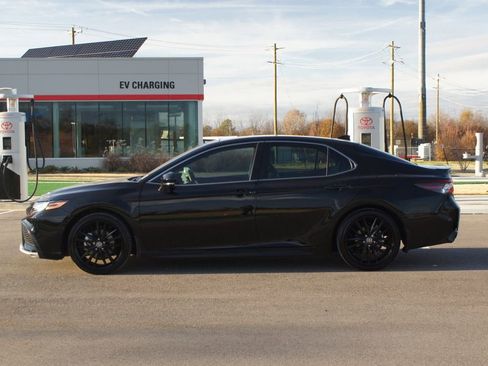 Used 2023 Toyota Camry XSE image 14