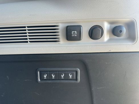 Used 2024 Jeep Wagoneer L Series II image 27