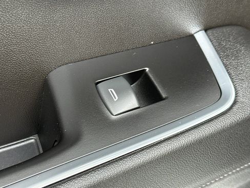 Used 2022 GMC Sierra 1500 SLE w/ X31 Off-Road Package image 33