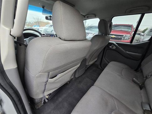 Used 2019 Nissan Frontier SV image 24