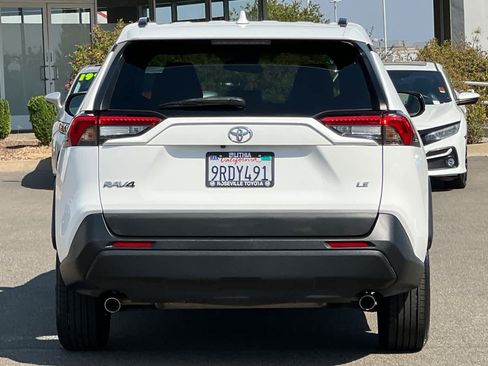 Certified 2021 Toyota RAV4 LE FWD image 8